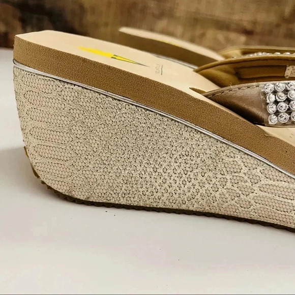 NWOT Volatile Snakeskin Pattern With Crystals Wedge Sandals - Picture 8 of 8